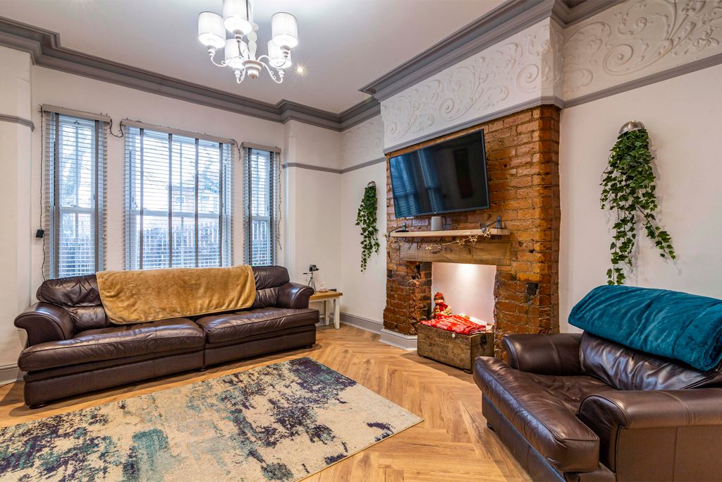 Property photo 1 of 7 Main