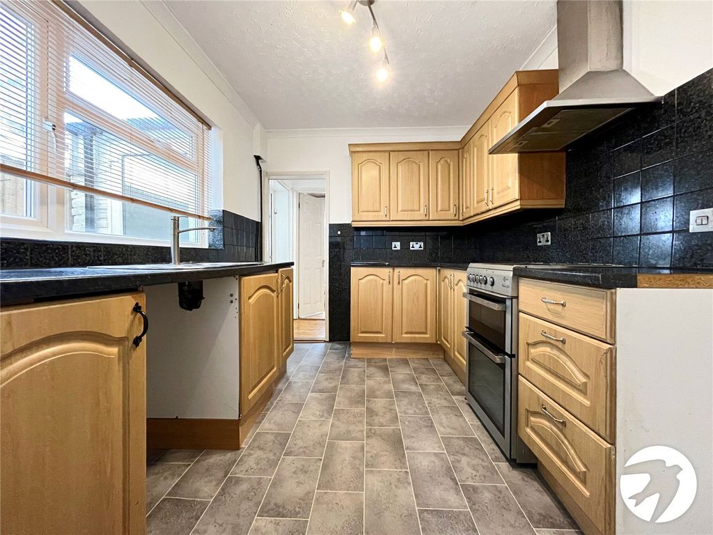 Property photo 2 of 16 Picture No. 05