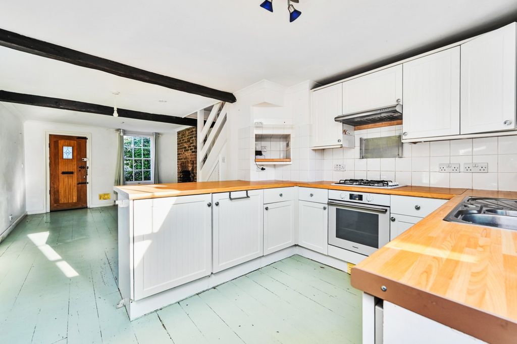 Property photo 3 of 20 Kitchen
