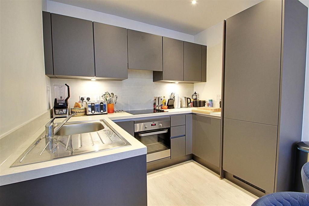 Property photo 3 of 16 Kitchen.Jpg