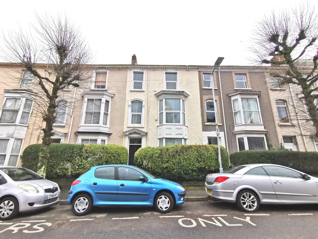 Property photo 1 of 8