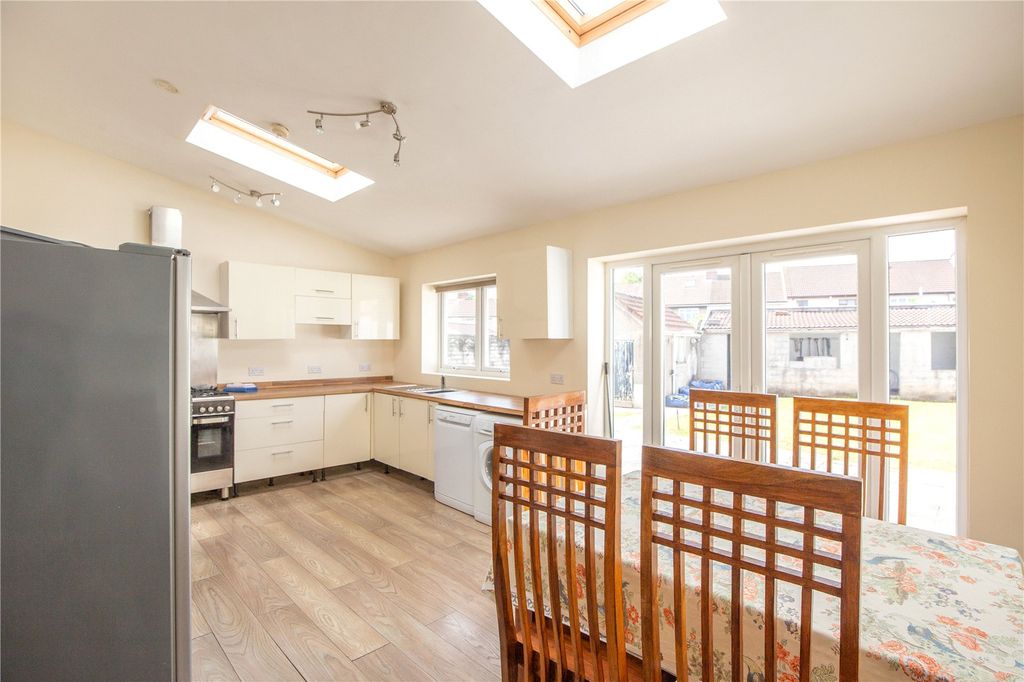 Property photo 3 of 18 Picture No. 08