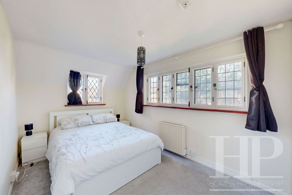 Property photo 3 of 18