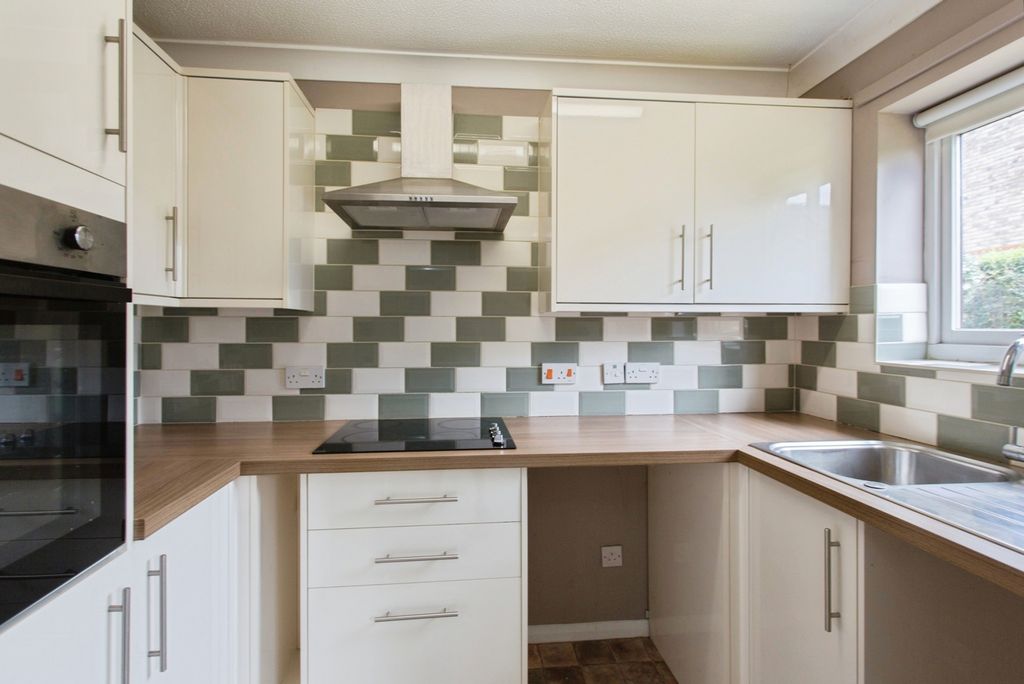 Property photo 2 of 17 Kitchen