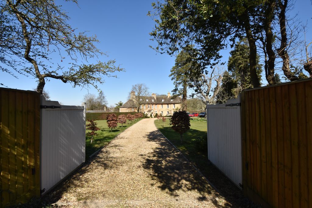 Property photo 2 of 45 Photo 56