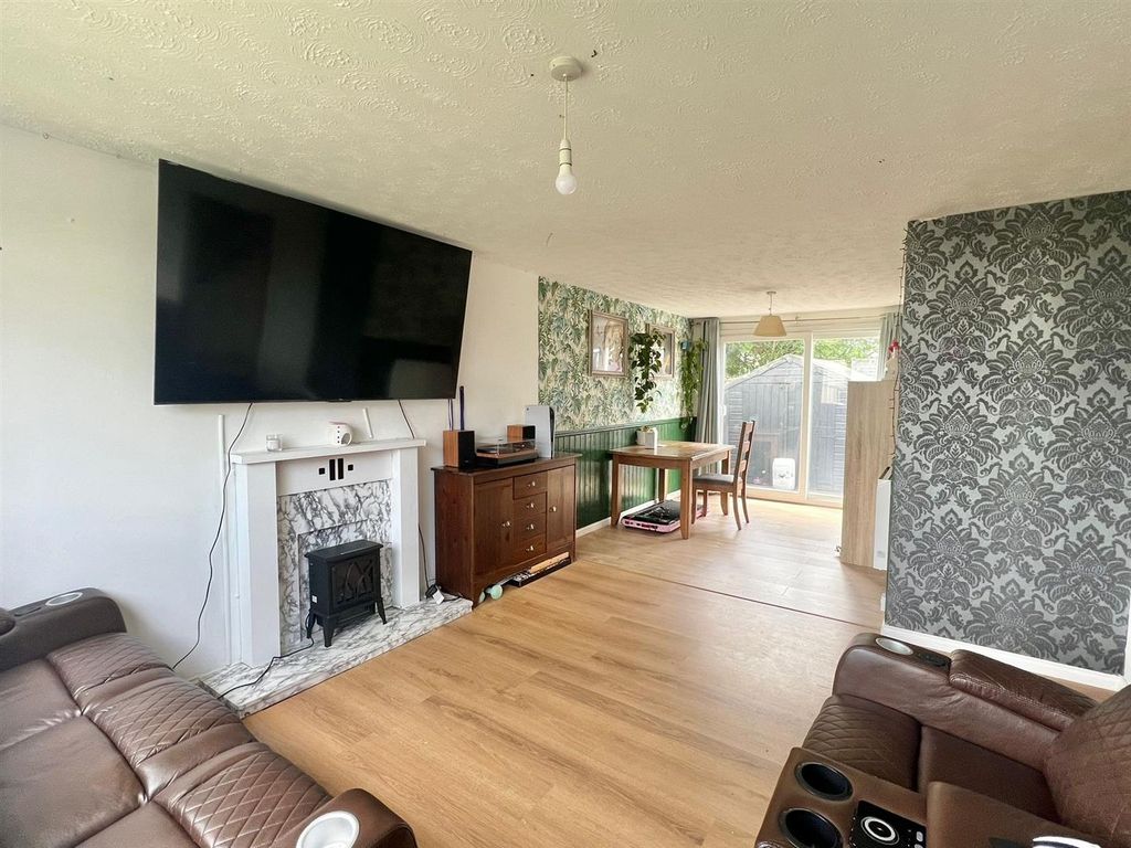 Property photo 3 of 21