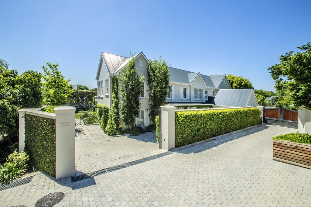 Property photo 1 of 69 Kw1733665