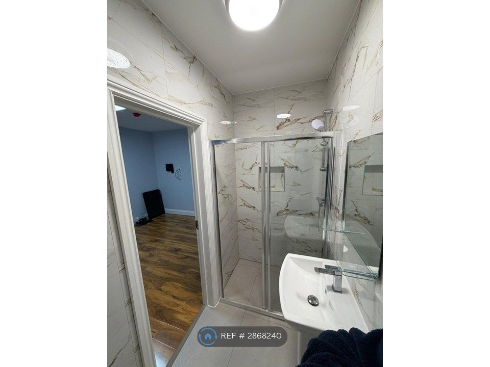 Property photo 2 of 19 Room 2