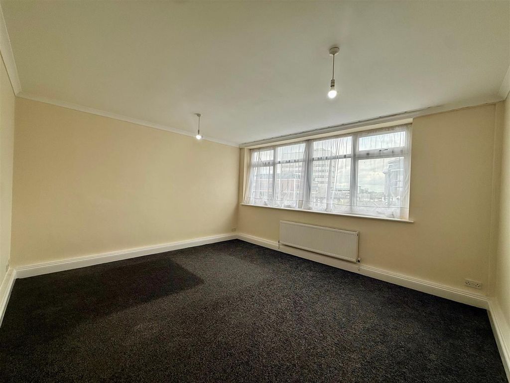 Property photo 2 of 12 Living Room