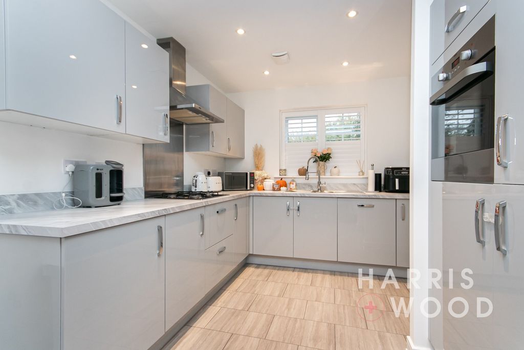 Property photo 2 of 27 4056811