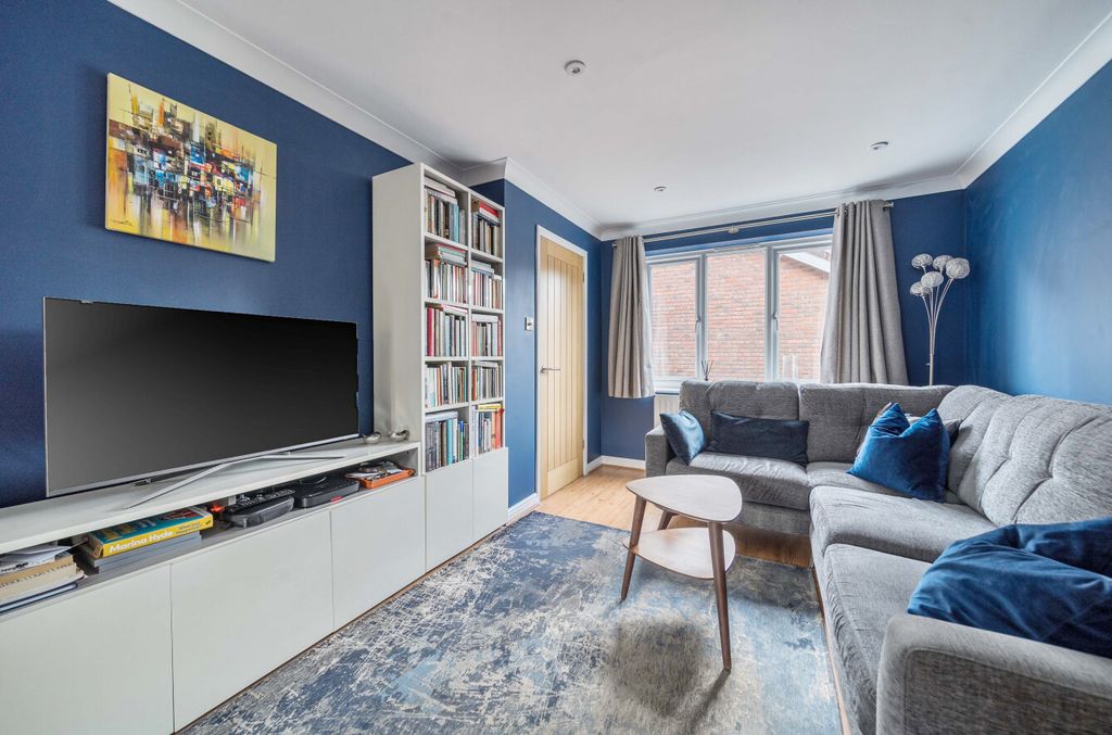 Property photo 2 of 12 1408105-11-6985F3...