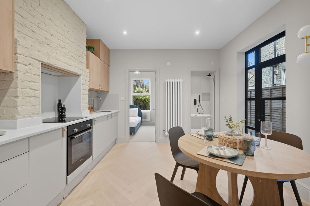 Property photo 3 of 28