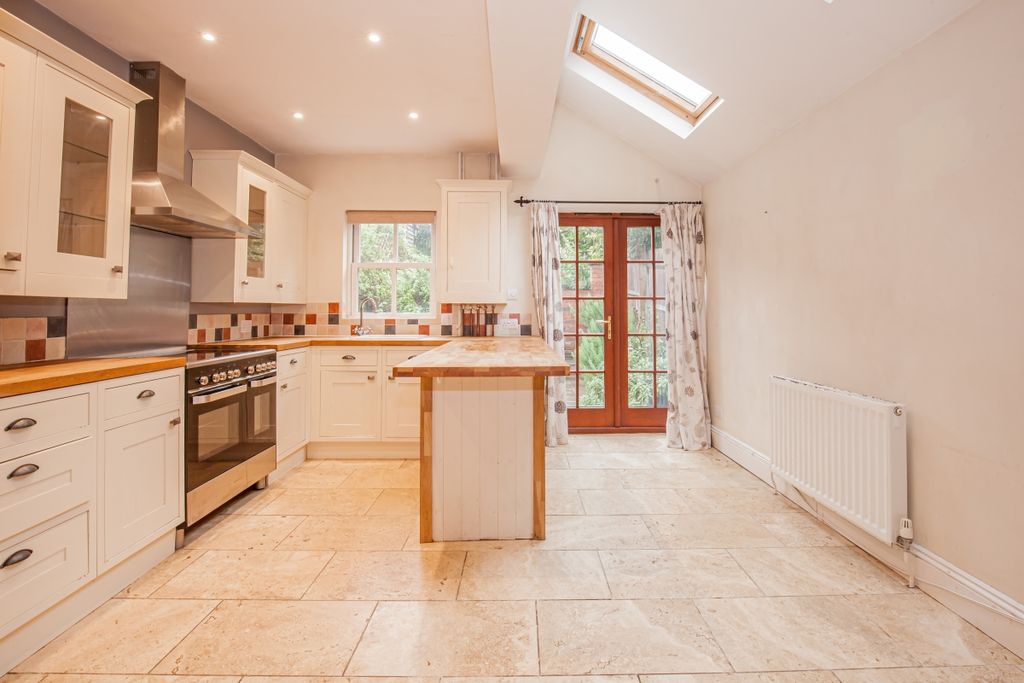 Property photo 2 of 10 138642