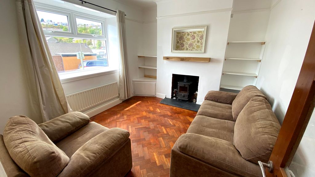 Property photo 3 of 8