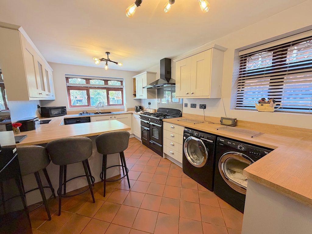 Property photo 3 of 23