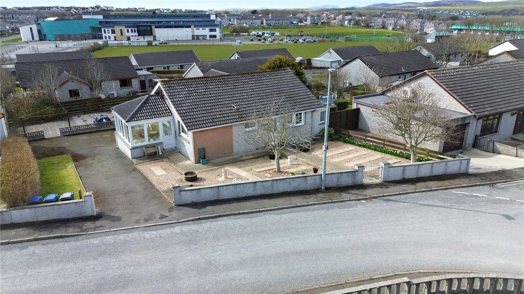 Property photo 2 of 25 Main 2