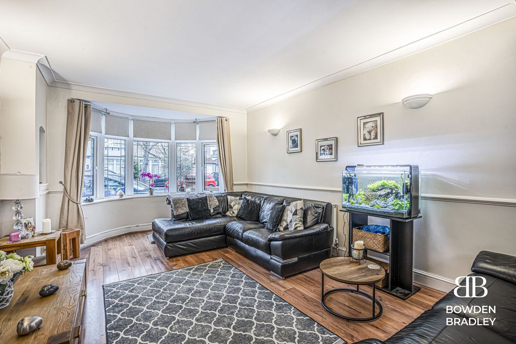 Property photo 3 of 22