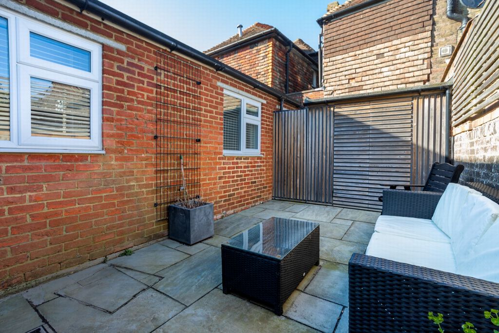 Property photo 2 of 15 Courtyard