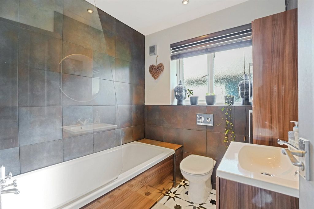 Additional image 11 of 3 bed link detached house for saleMagpie Crescent, Inverkip, Inverkip, Inverclyde PA16