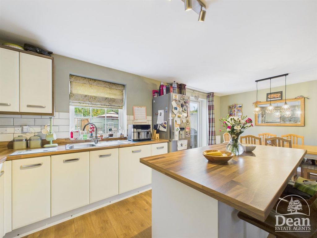 Property photo 3 of 24