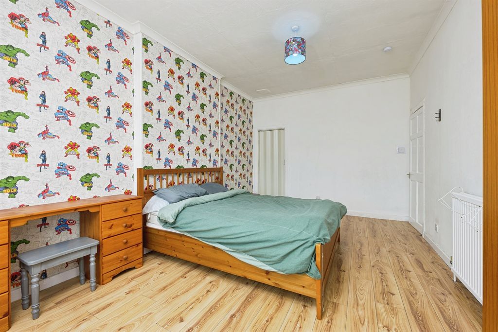 Property photo 2 of 17