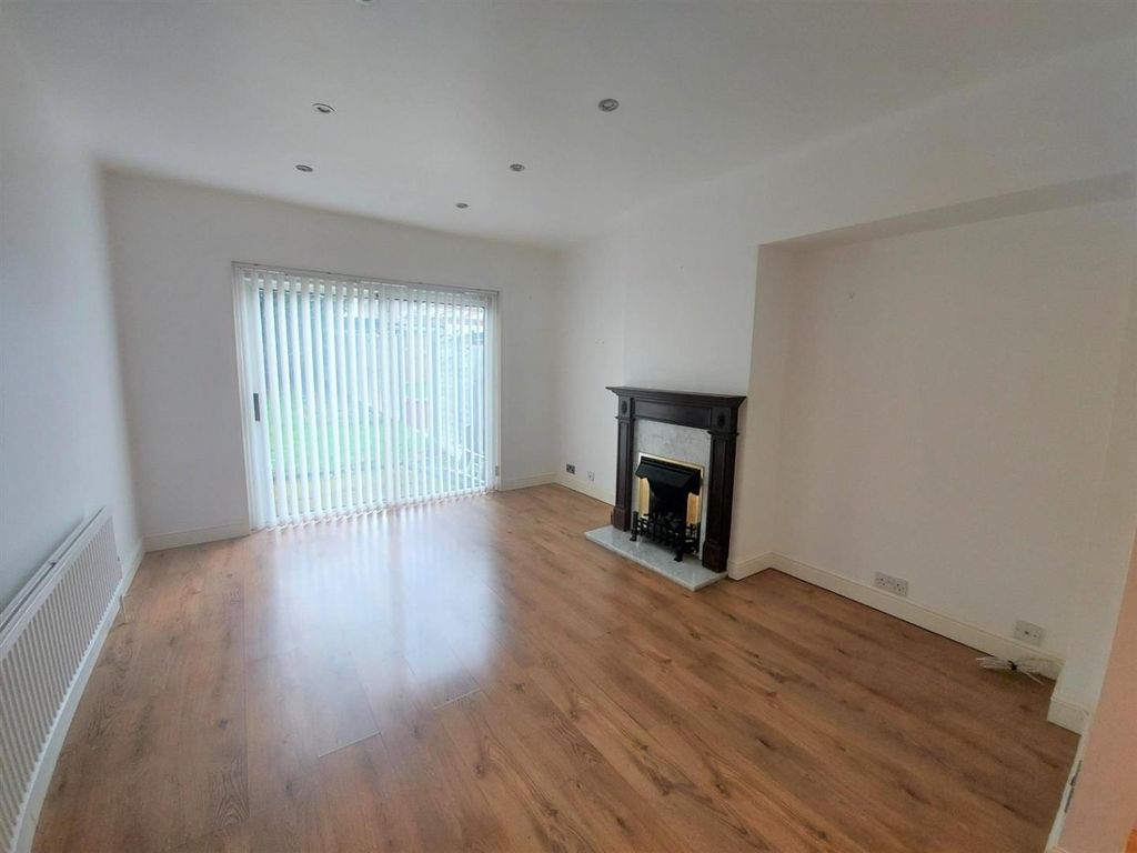 Property photo 2 of 8 4261791