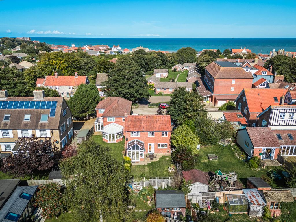 Property photo 2 of 24