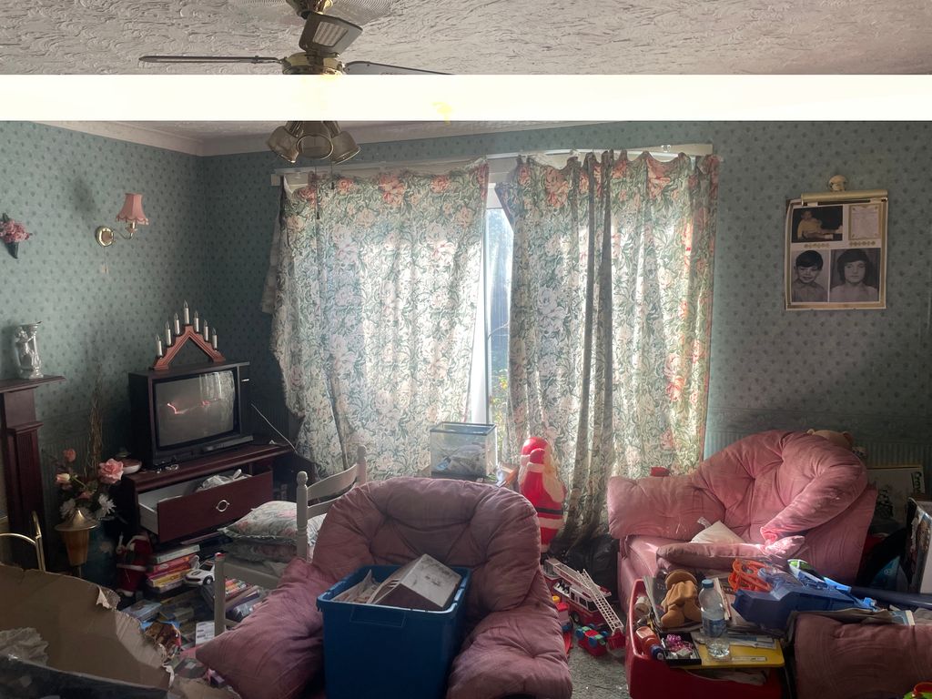 Property photo 2 of 8