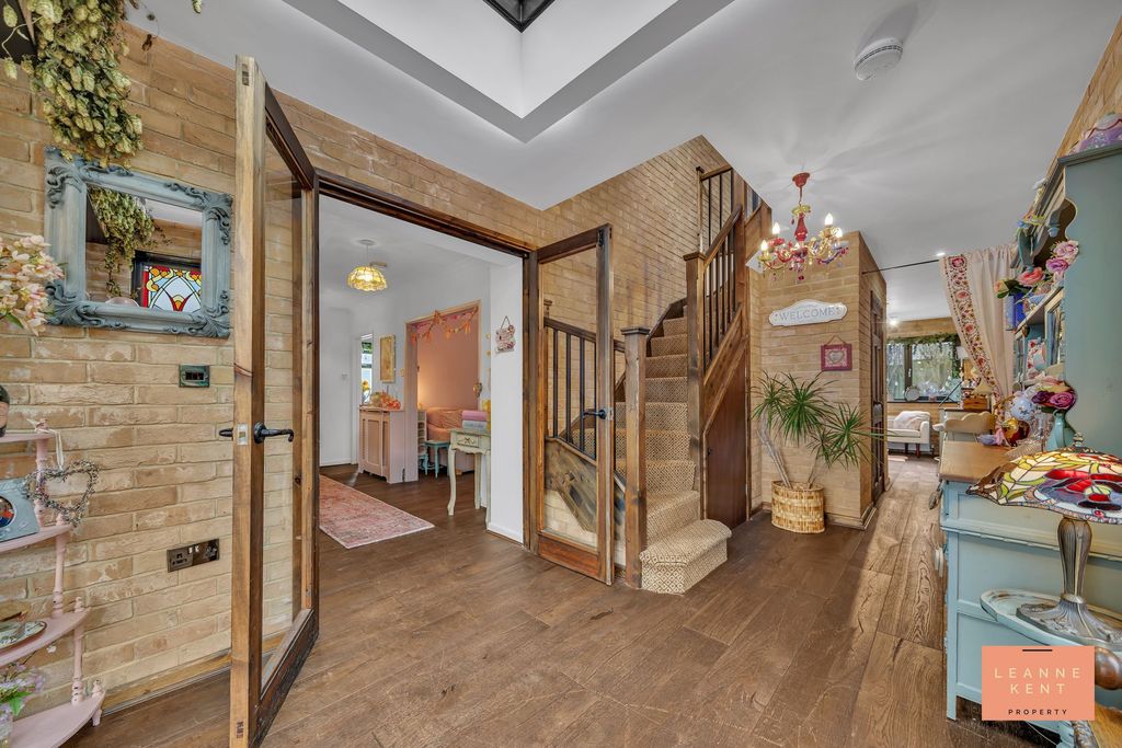 Property photo 2 of 47