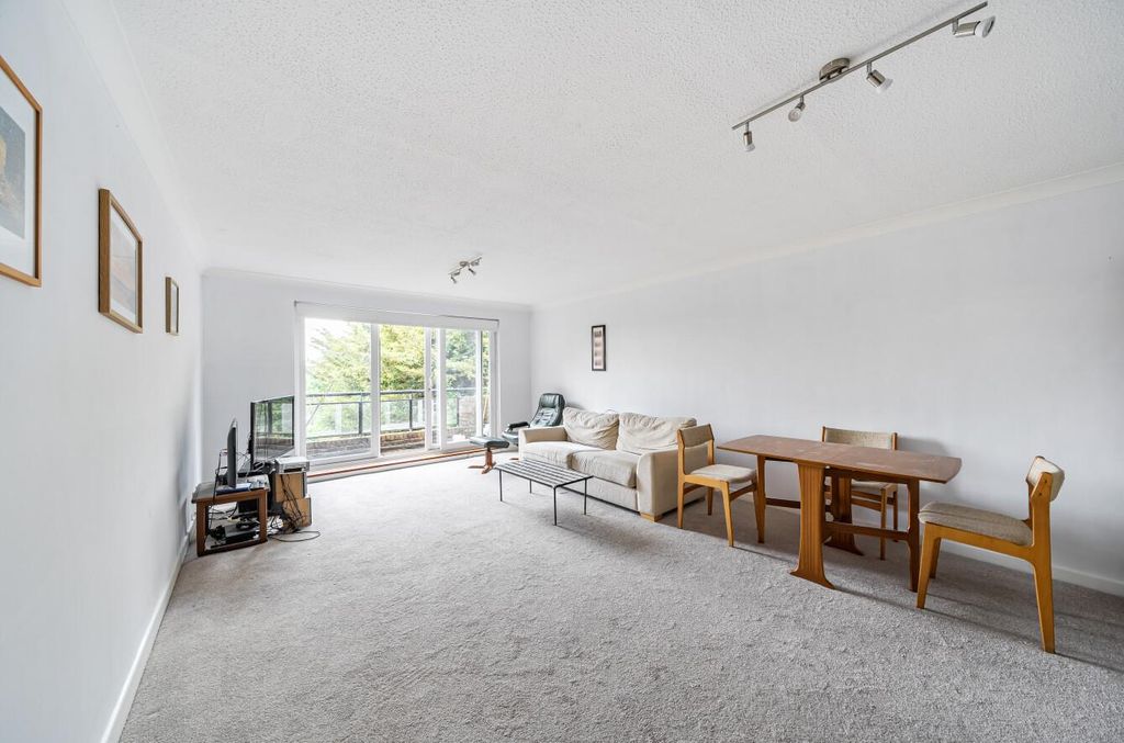 Property photo 3 of 11 Davidson Frost-Wellings, Dfw, Grosvenor Lodge, Liv