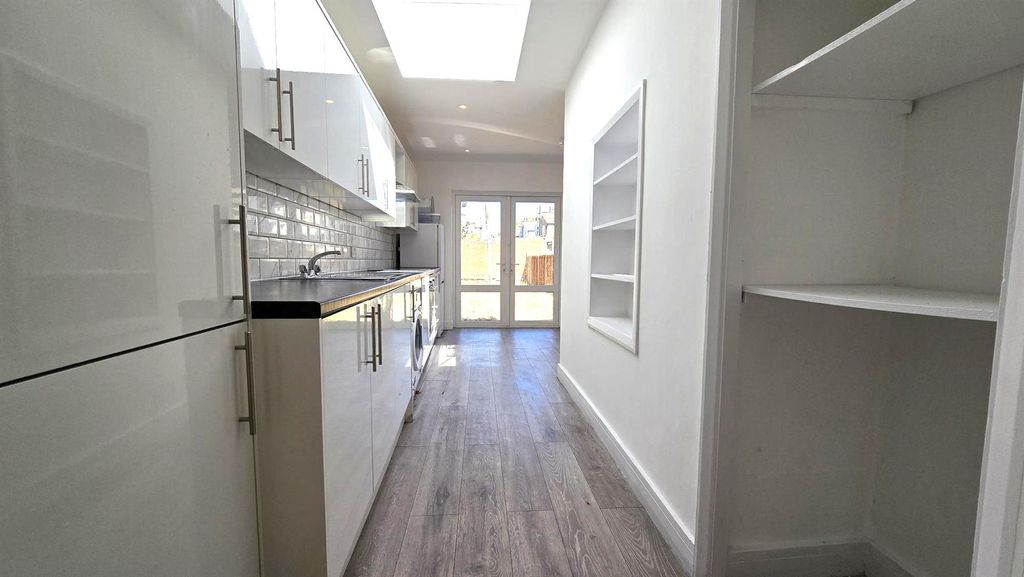 Property photo 1 of 9 010..Jpg