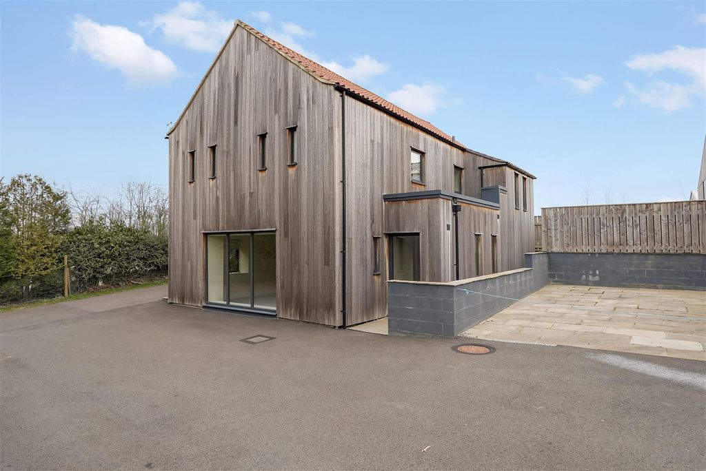 Property photo 1 of 17 Dsc08849.Jpg