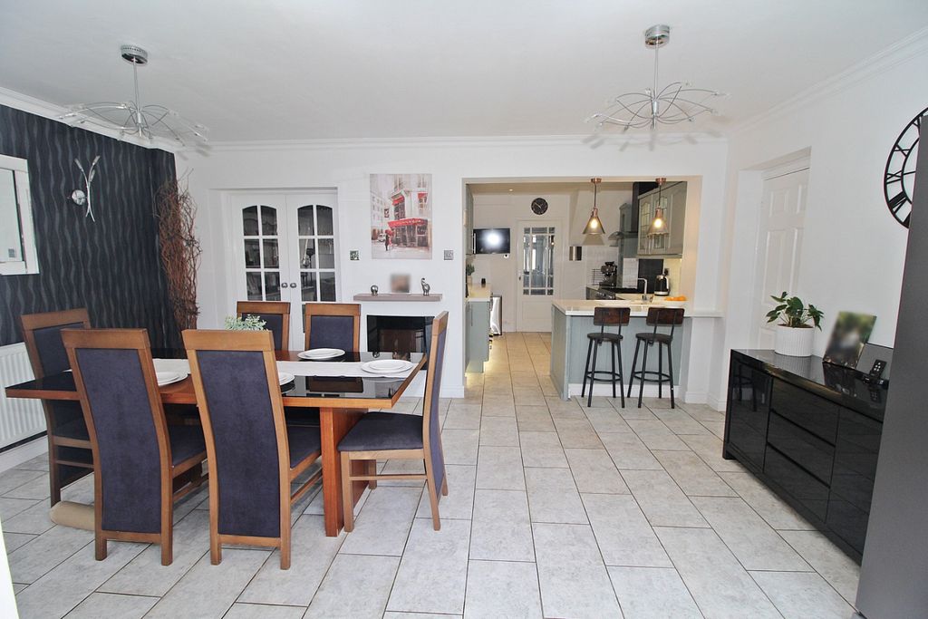 Property photo 2 of 25 5543562