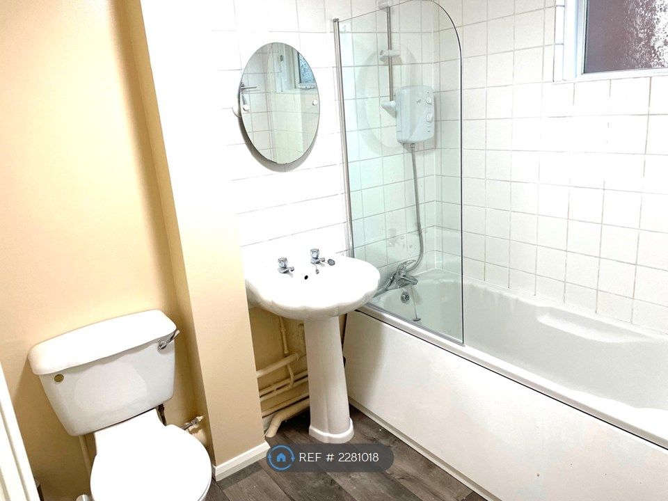 Property photo 3 of 6 Upstairs Bathroom, Only Shared By 2 People