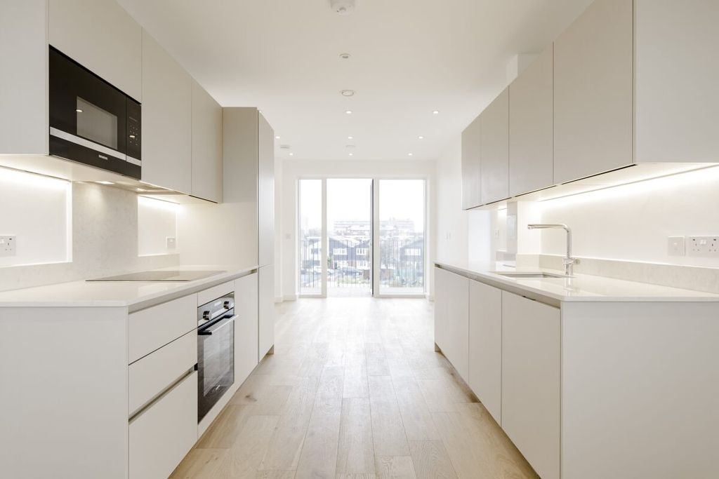 Property photo 1 of 18 0X3A7758