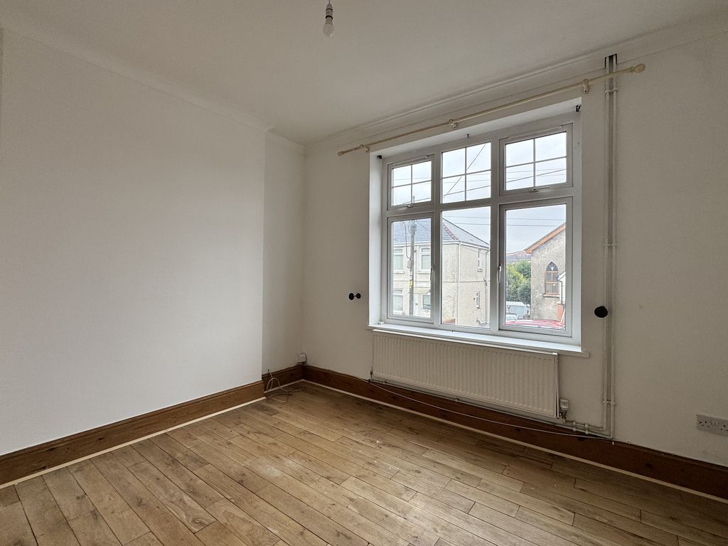 Property photo 3 of 22 Living Room