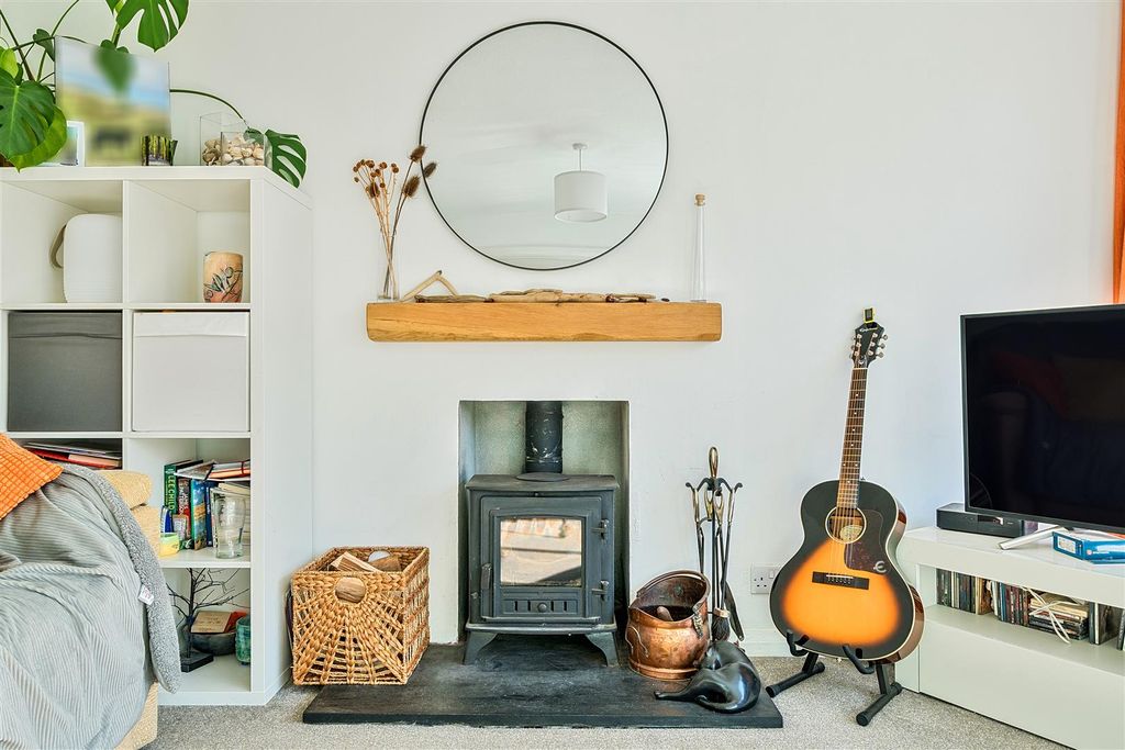 Property photo 3 of 15 Cleeve Sitting Room..Jpg