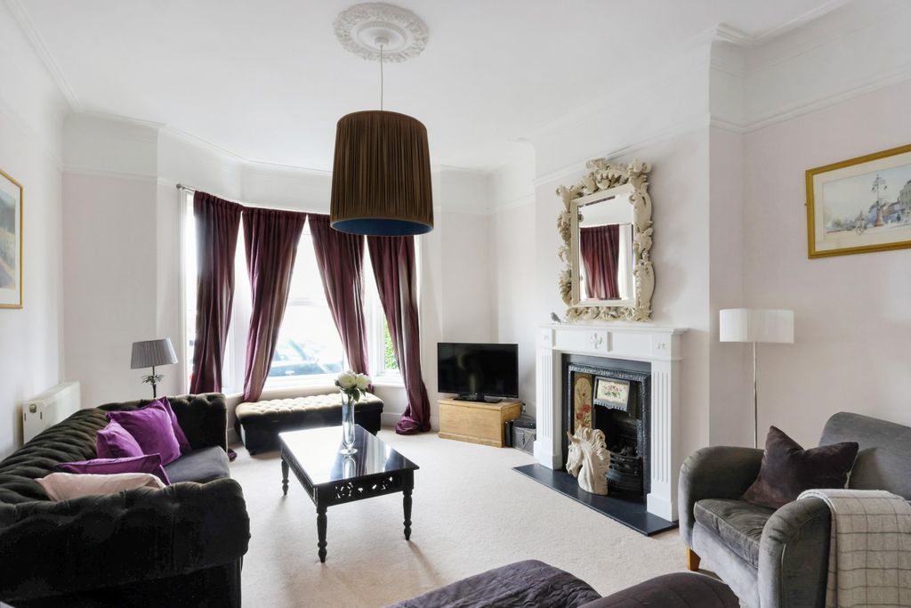 Property photo 2 of 16 Sitting Room