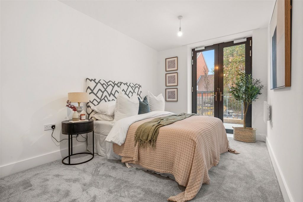 Property photo 3 of 8 Picture No. 12