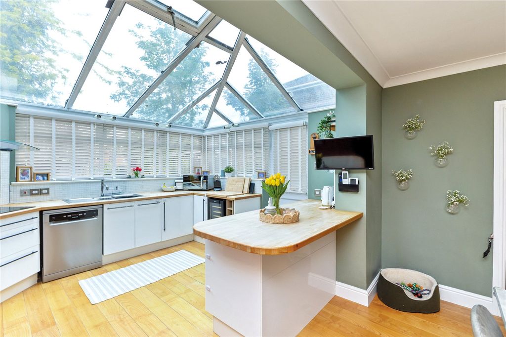 Property photo 2 of 35 Picture No. 08