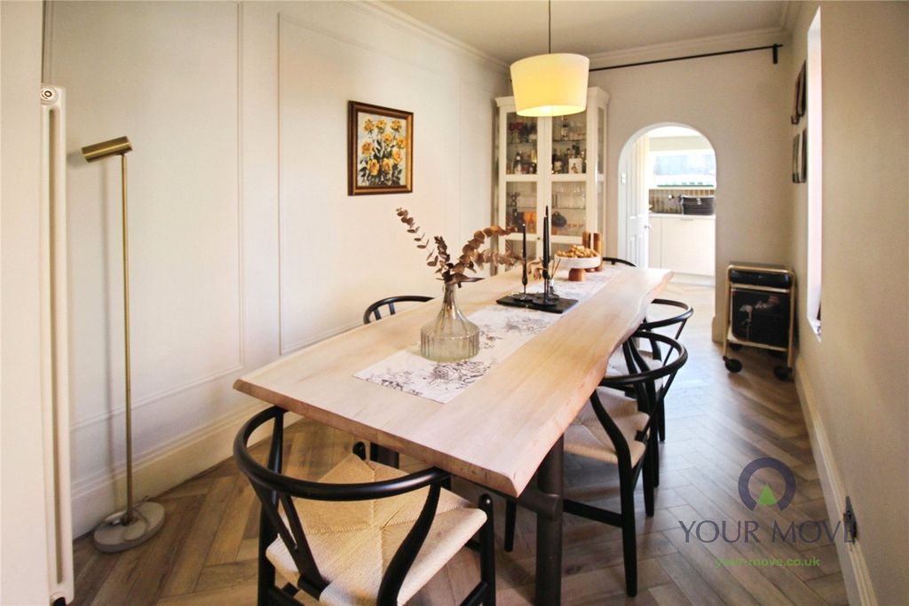 Property photo 2 of 18 Dining Area