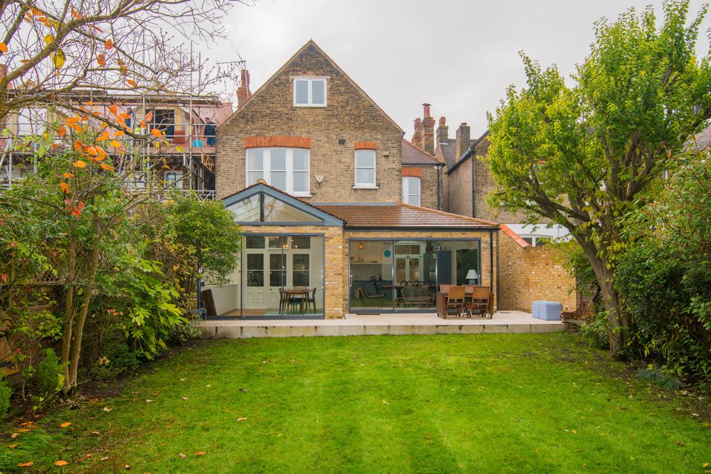Property photo 1 of 17