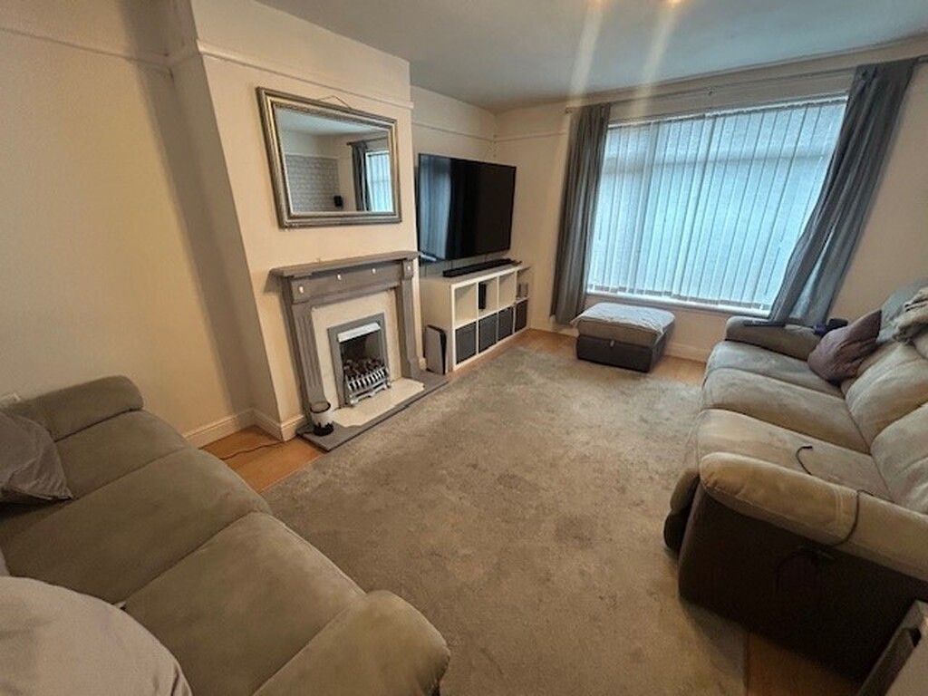 Property photo 3 of 9 Lounge