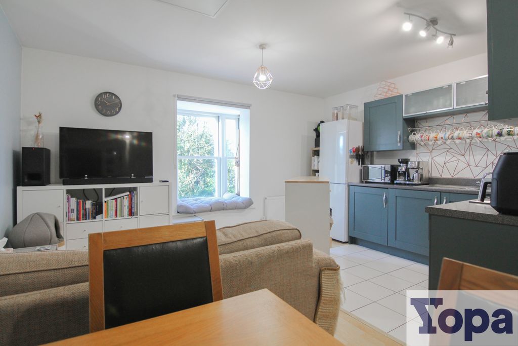 Property photo 2 of 17 Img_9663