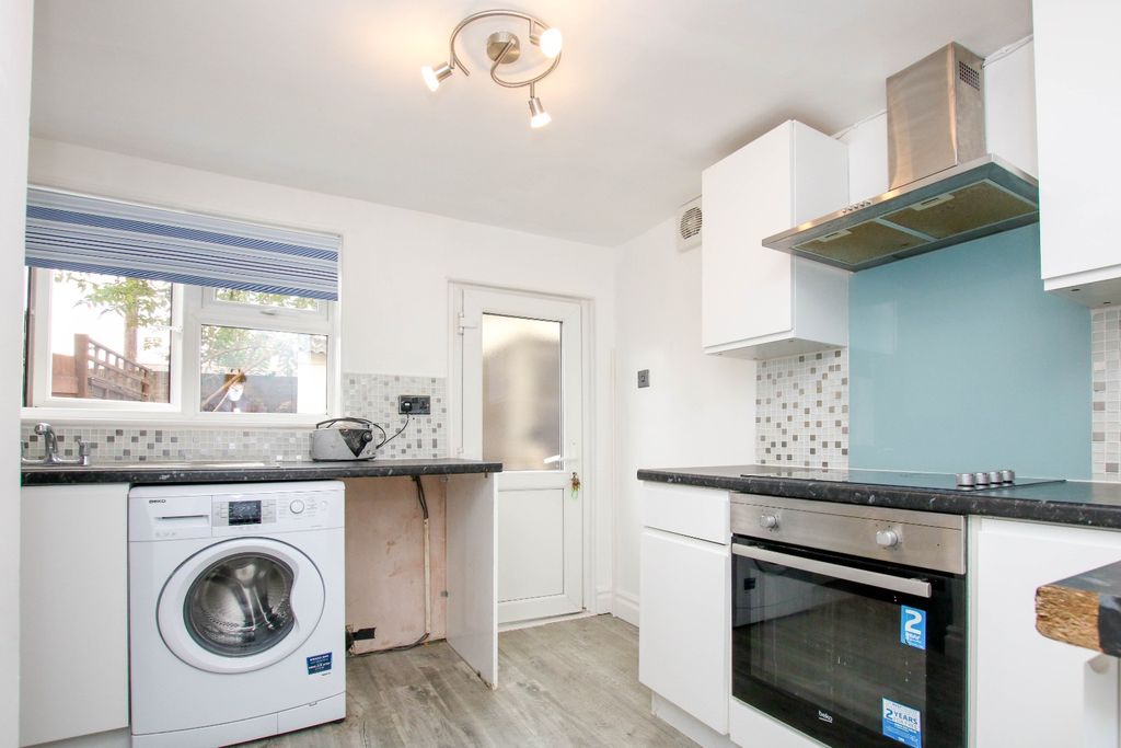 Property photo 2 of 10 4907441