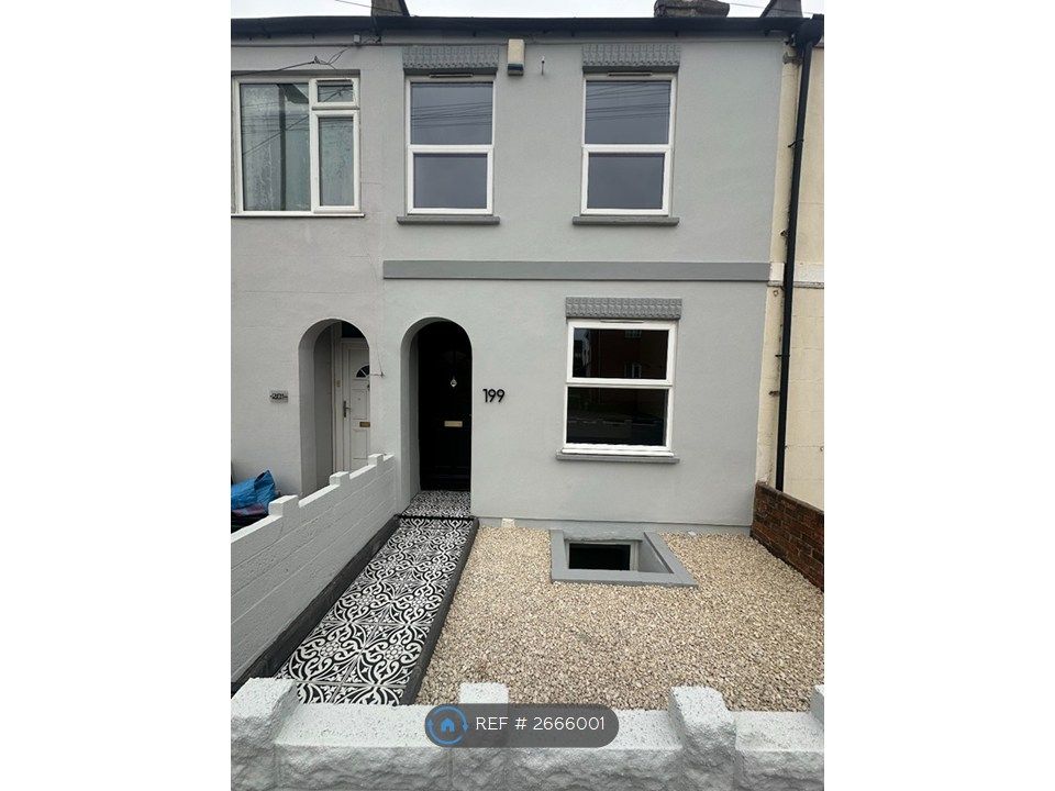 Property photo 2 of 35