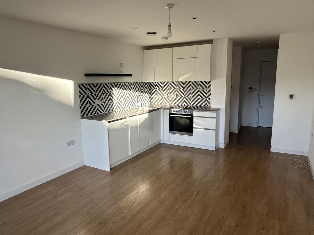 Property photo 2 of 7 Kitchen