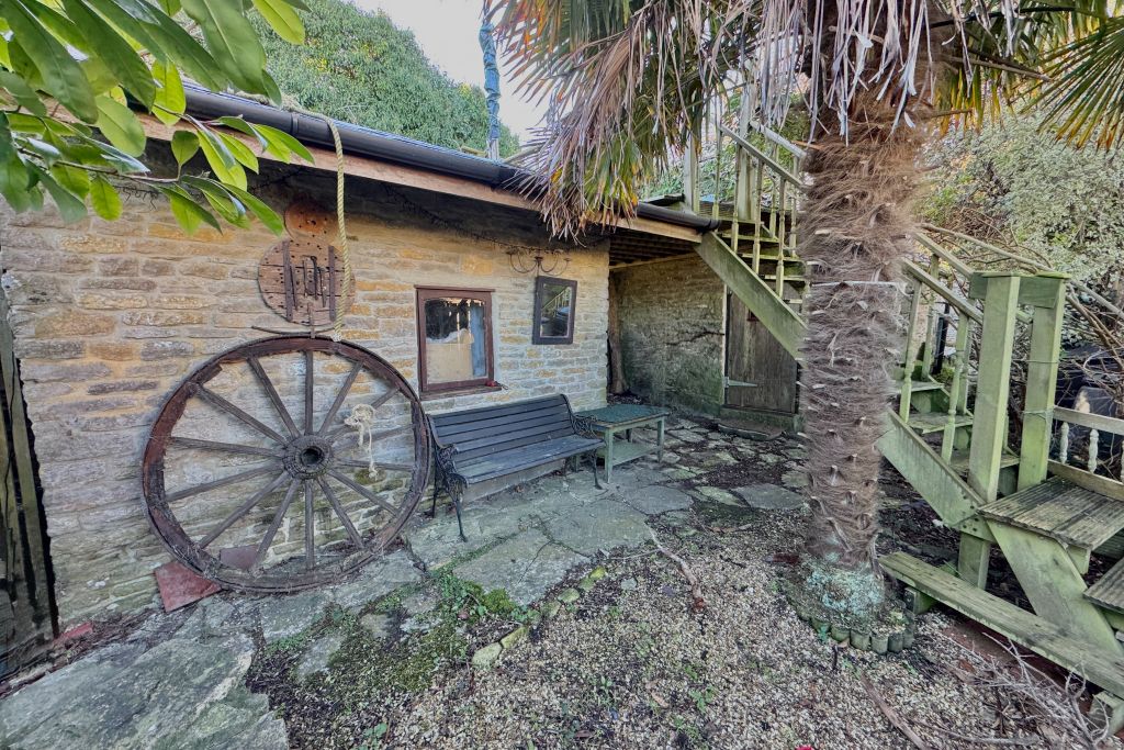 Property photo 3 of 17