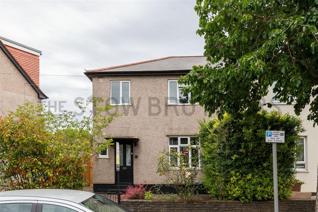 Property photo 3 of 28