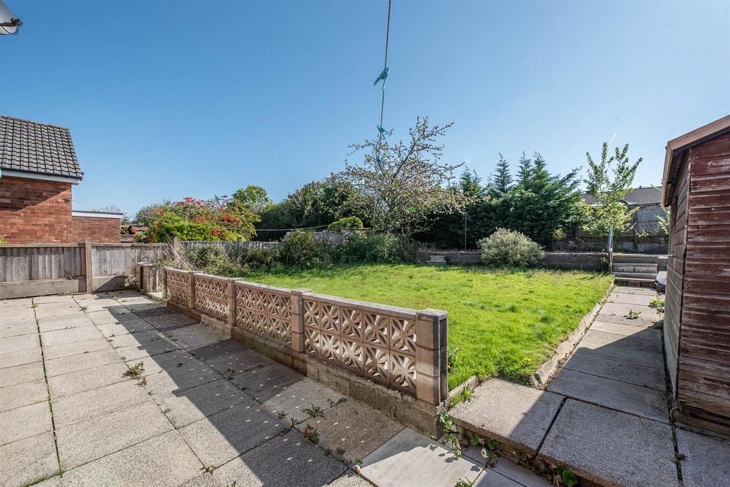 Property photo 2 of 19 Garden